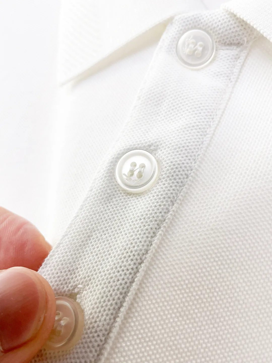 LP New Arrival long-sleeved Polo shirt, original fabric, official Same Style, made of pure cotton pique fabric, custom-made in the same vat, feels very comfortable and smooth, very wide and stylish, produced by factory for first-line brands, imported Behringer embroidery machine, embroidery is full and textured, collar and collar ribs are woven with imported yarn, does not deform after long-term wear, the most New Arrival style in autumn and winter, fashionable and individual Super Versatile and good-looking. It is very suitable for both men and women. It is a must-have for everyone. Size: M-XXXL